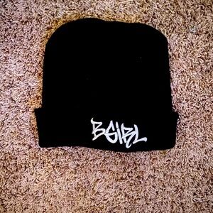 B GIRL Skullcap Beanie Winter Stocking Cap NWOT Black + White Graffiti Letters